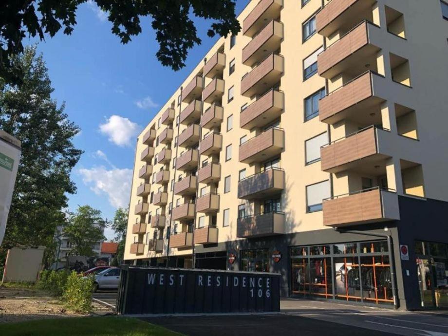 Studio Apartman Krila Wings- Parking In Garage Zagreb Eksteriør bilde